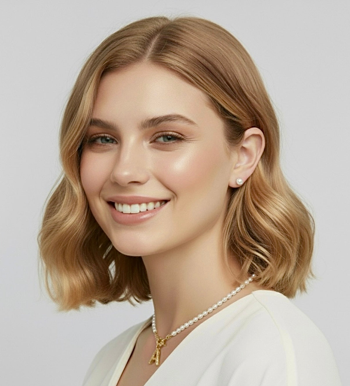 White Button Natural Pearl Stud Earrings 5 mm